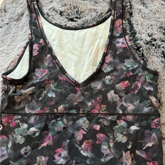 Lululemon tank - Picture 2 of 2